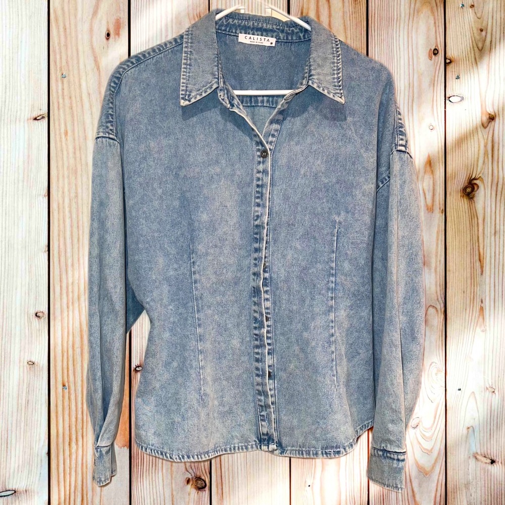 Calista Acid Wash Jean Button down. Size M